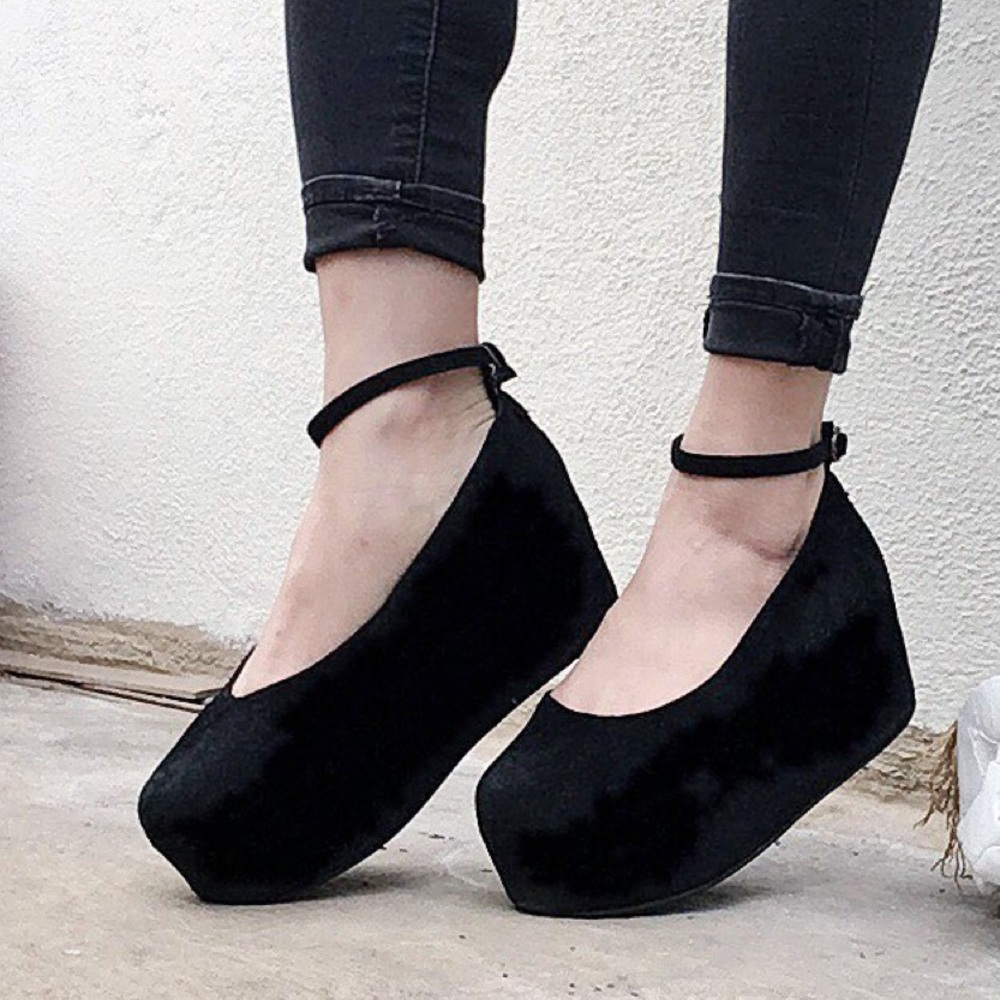 Jeffrey Campbell Suede Black Beebee Flatform